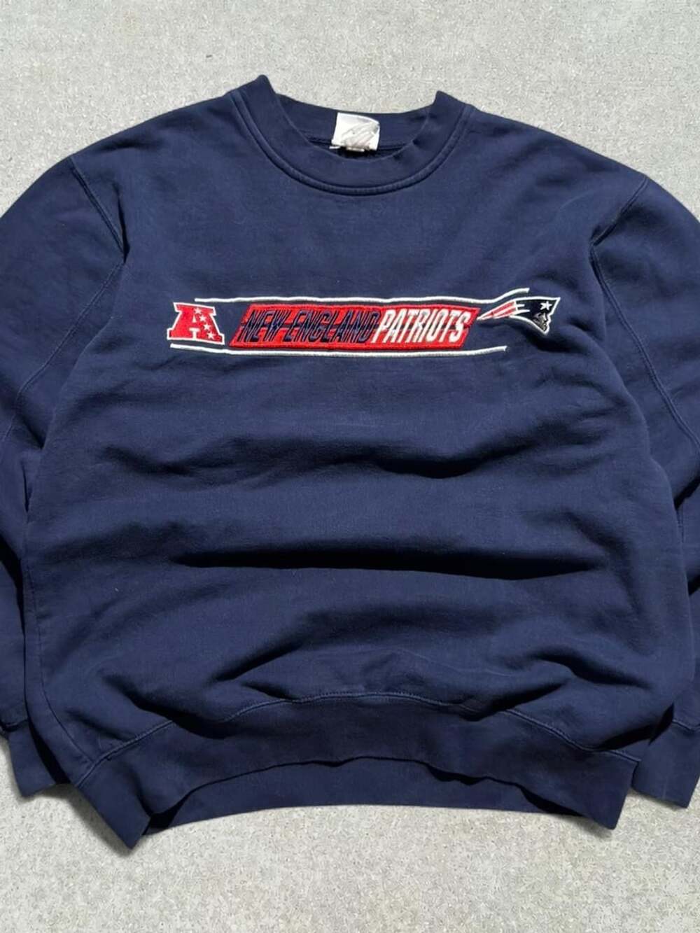 Vintage Y2K NFL Team Apparel New England Patriots Crewneck Sweatshirt Navy Blue
